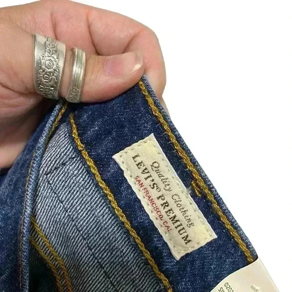 Levi’s 501 Distressed Shorts - Picture 2 of 7